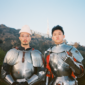 游泳教练伸进含奶摸爽69
