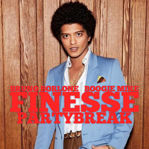 游泳教练伸进含奶摸爽69
