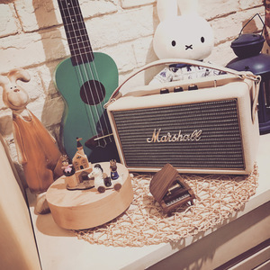 游泳教练伸进含奶摸爽69
