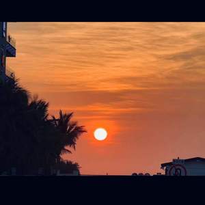 游泳教练伸进含奶摸爽69
